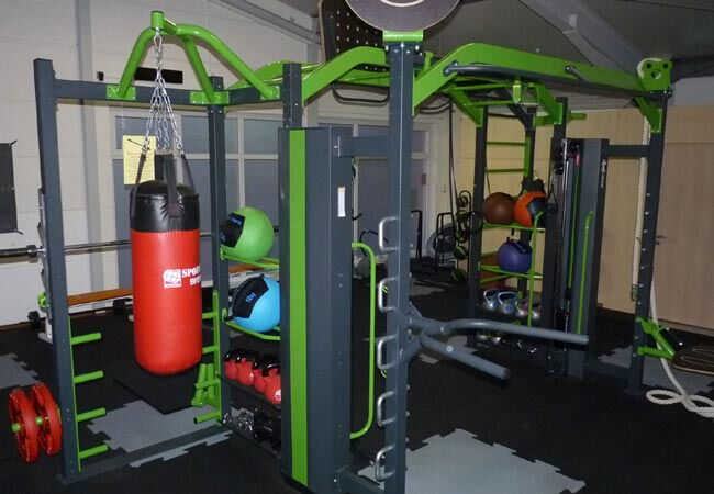 Fitnessgerät mit Sandsack